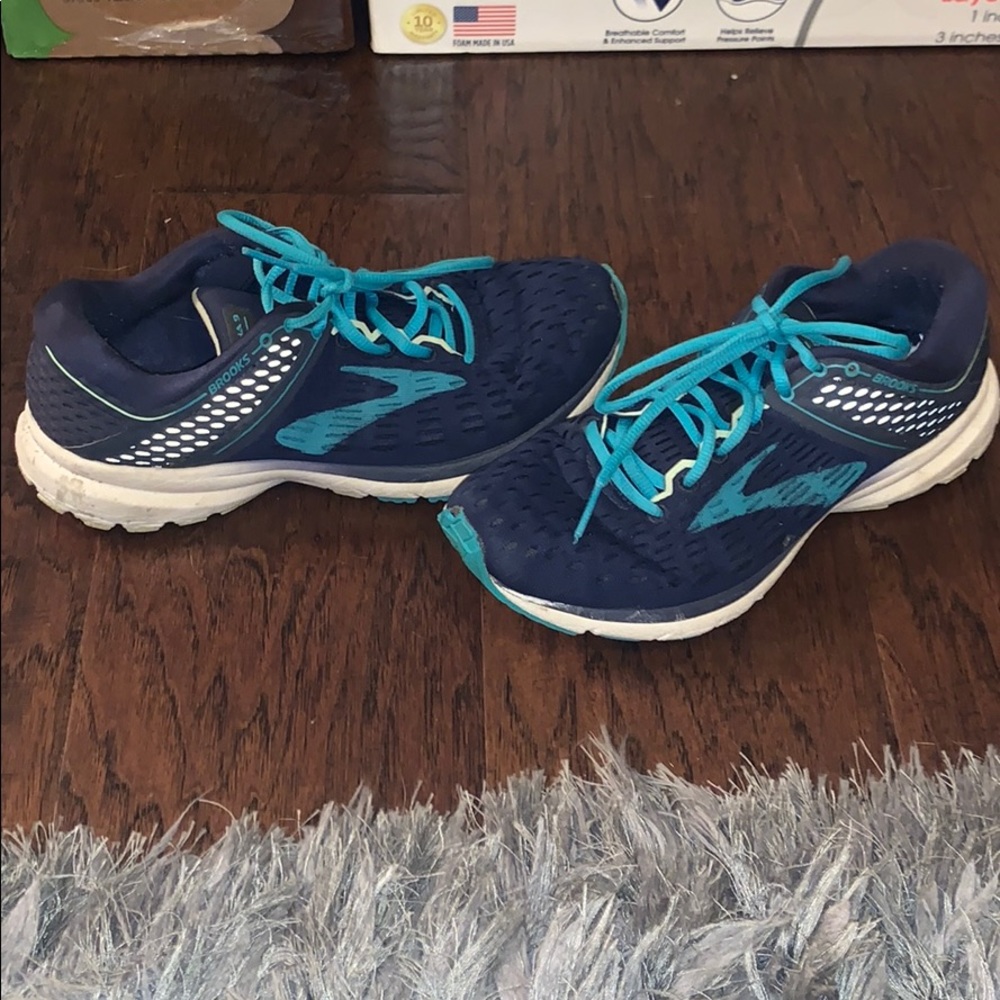 brooks shoes